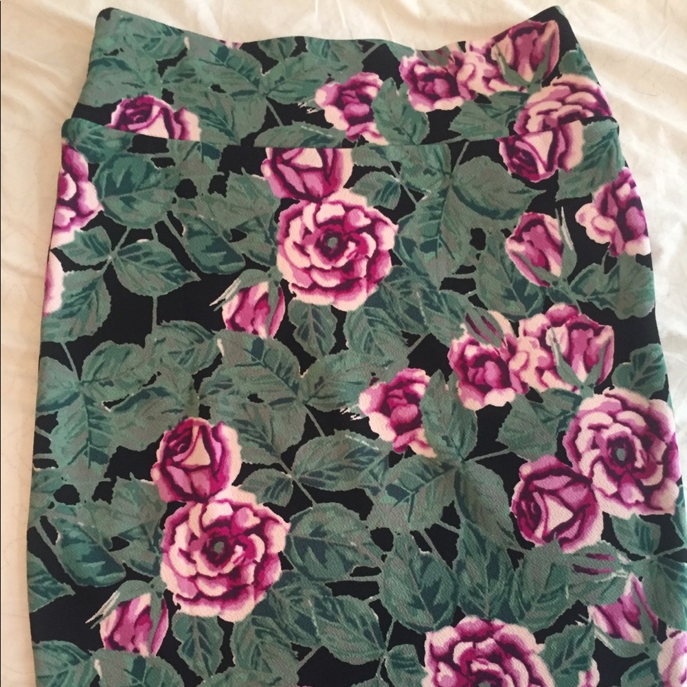 M LuLaRoe Cassie